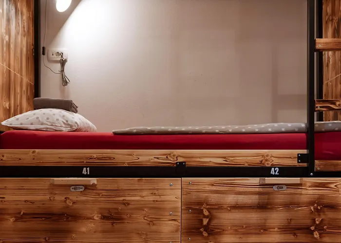 بيت شباب Turn *