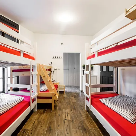 Hostel Turn *