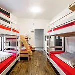 Hostel Turn *